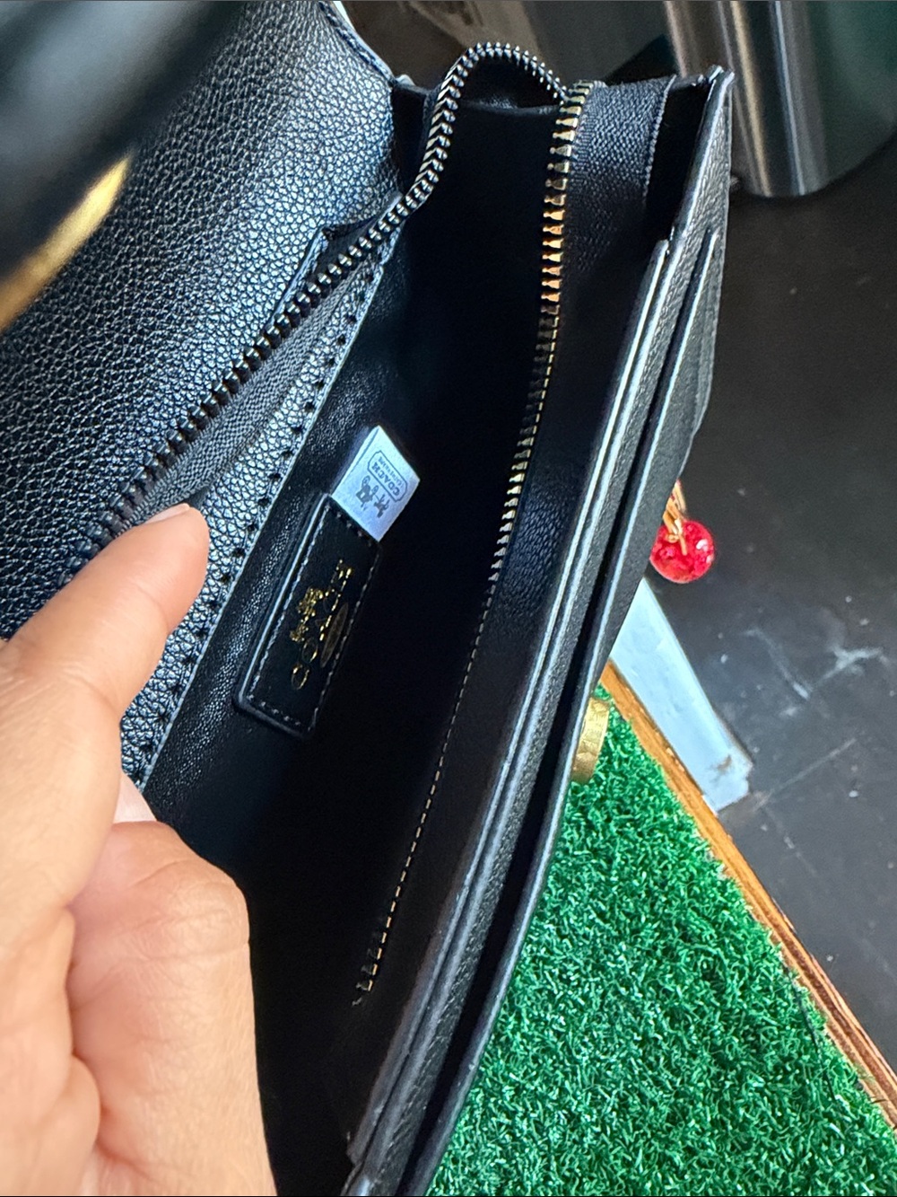 Coach Black Pebbled Leather Crossbody with Gold 'C' Clasp - Picture 4 of 7